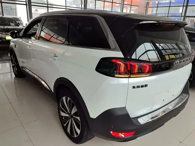 Peugeot 5008 标致5008 2023款 400 THP 旗舰荣耀版 7座
