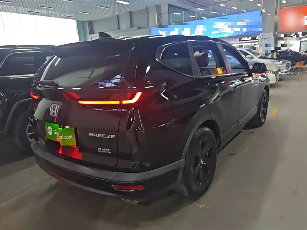 Breeze 240 TURBO CVT 2 WD Elite
