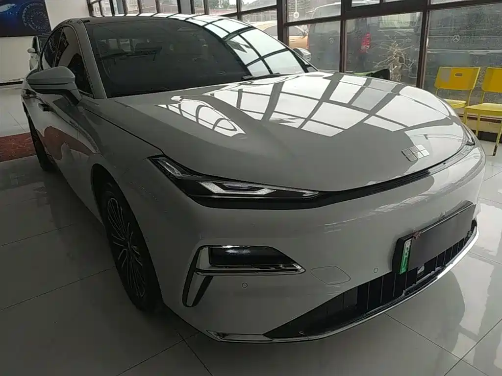 Galaxy Xingyao 8 130 km EM-i Premium