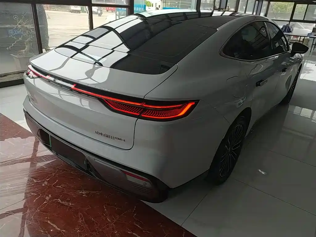 Galaxy Xingyao 8 130 km EM-i Premium