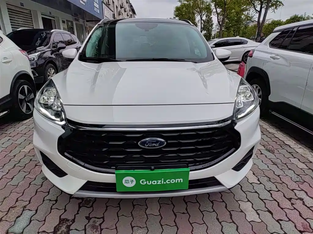 Escape EcoBoost 245 2 WD Shine Enjoyment