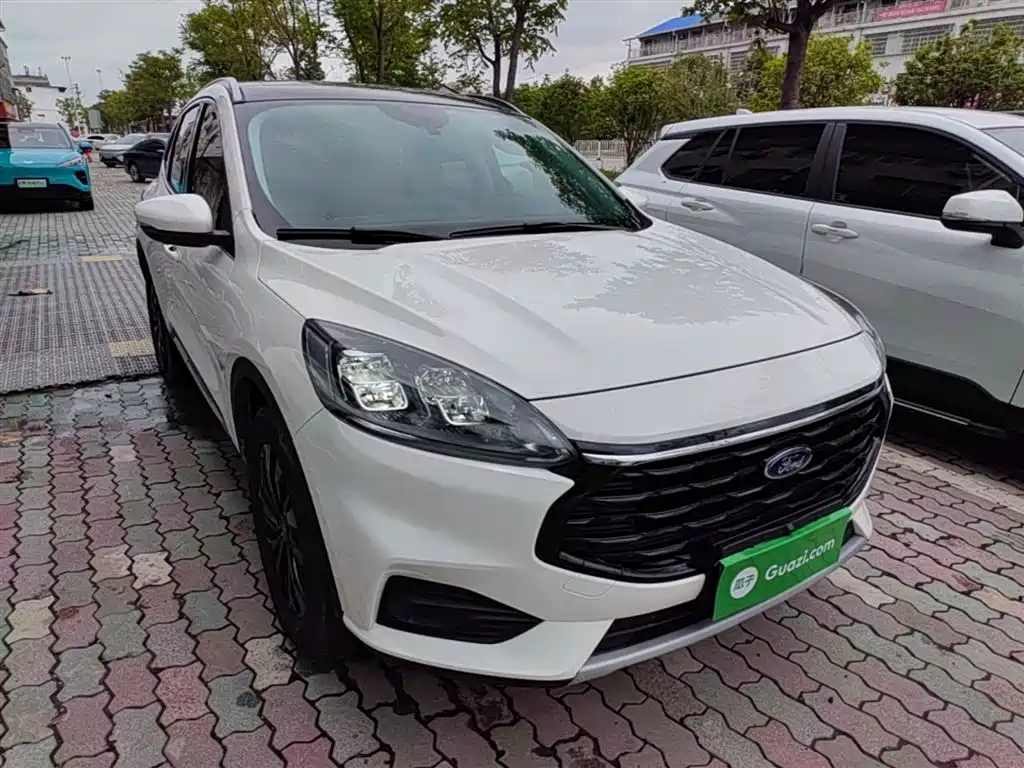 Escape EcoBoost 245 2 WD Shine Enjoyment