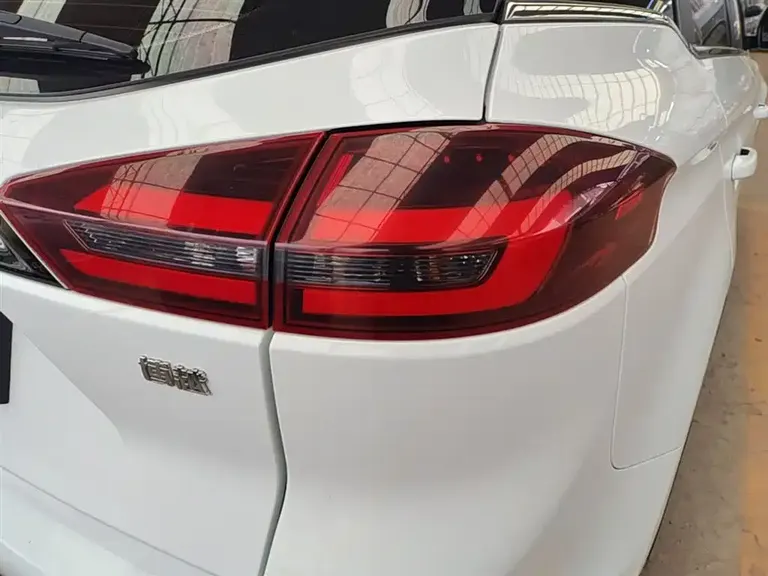 Geely Boyue 1.8 TD DCT 2 WD Smart Grace