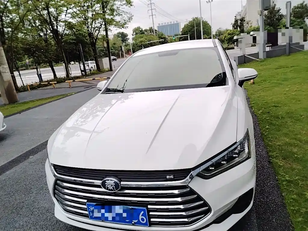Qin Pro Transcend 1.5 TI Auto Distinguished