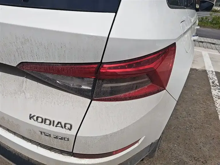 Skoda Kodiaq 柯迪亚克 2019款 改款 TSI330 7座两驱豪华优享版 国VI
