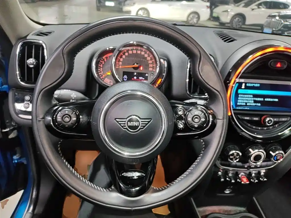 MINI COUNTRYMAN 1.5 T COOPER ALL4 Artist