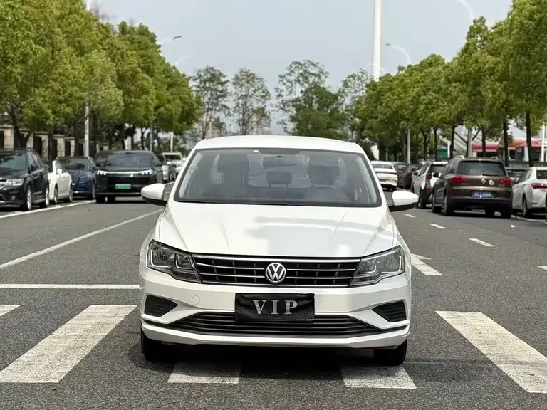 Volkswagen Jetta 1.4 L Manual Fashion