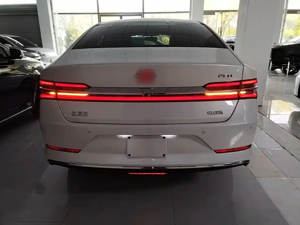 Qin Pro NEV DM Super Power 1.5 TI Auto Connected Power Dazzle CN-VI