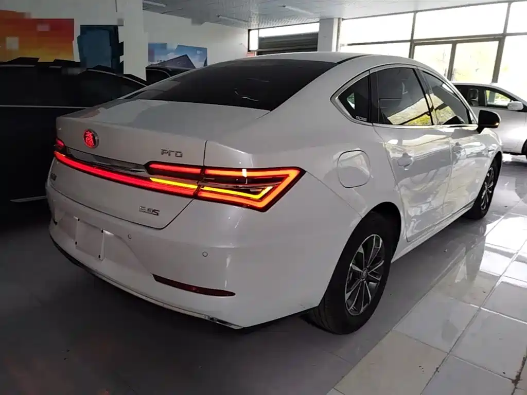 Qin Pro NEV DM Super Power 1.5 TI Auto Connected Power Dazzle CN-VI