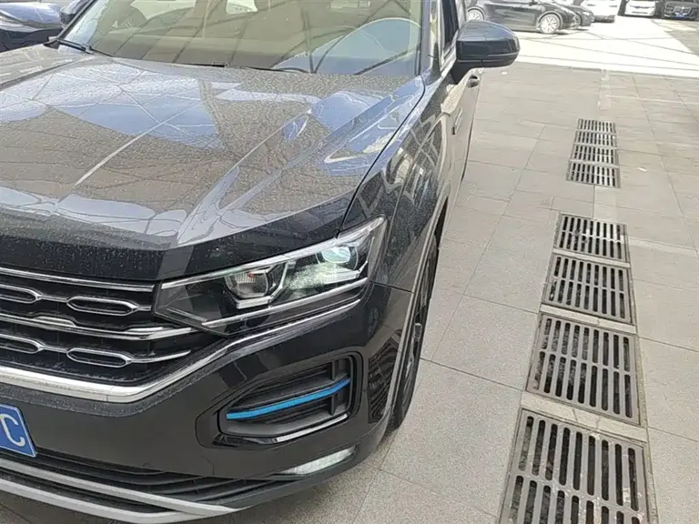 Volkswagen Tayron 330 TSI 2 WD Luxury Connected