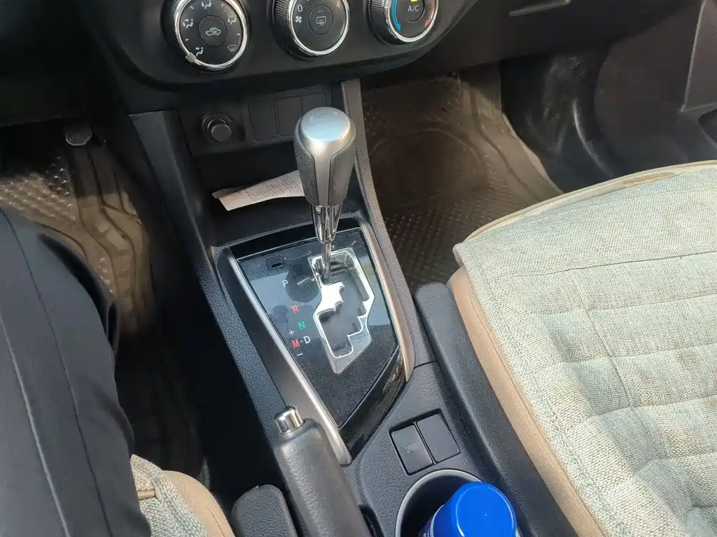 Levin 1.6 G CVT Elite