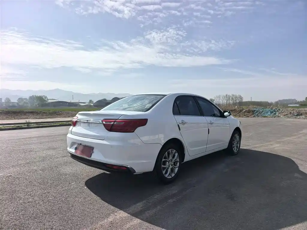 Vision 1.5 L Auto Distinguished