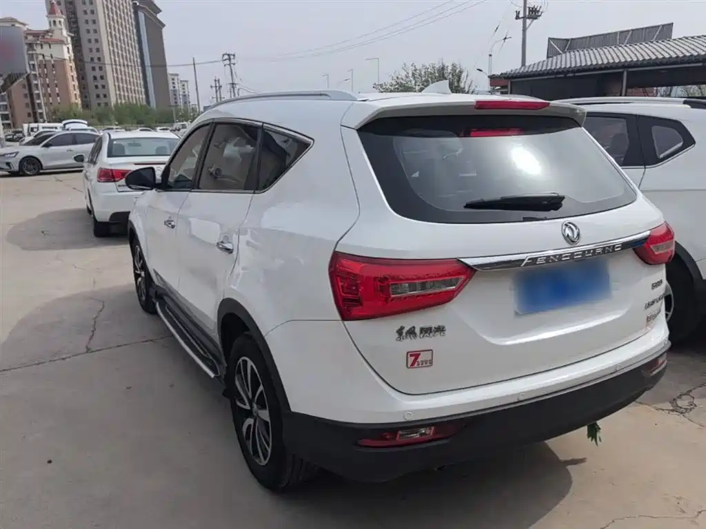Fengguang 580 1.5 T CVT Luxury