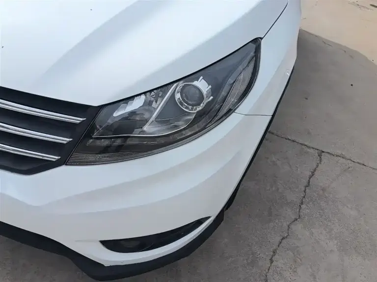 Dongfeng Fengguang 580 1.5 T CVT Luxury