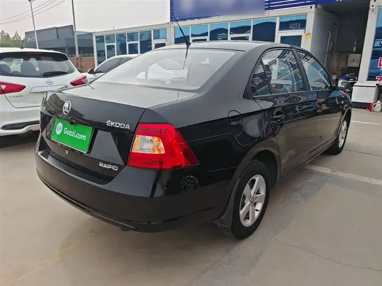 Skoda Rapid 1.4 L Manual Joy Select