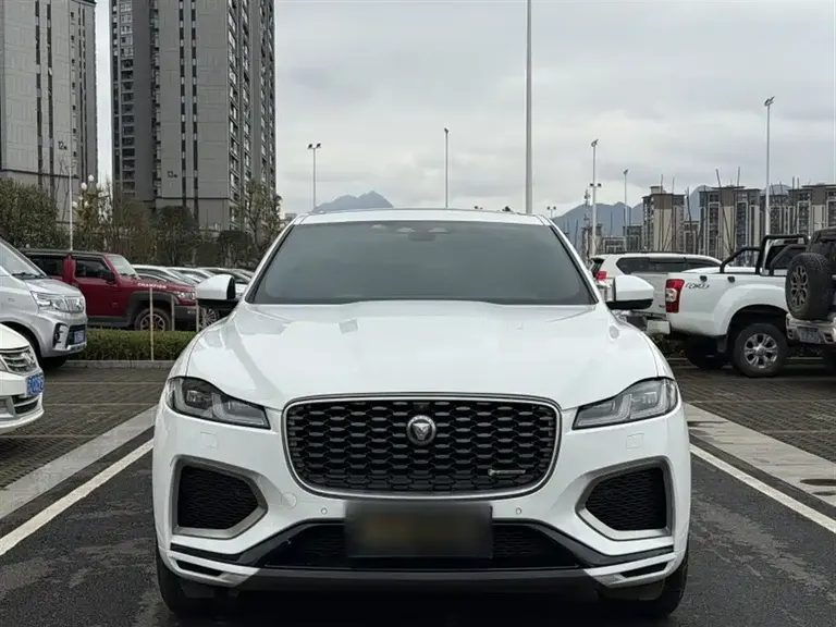 Jaguar F-PACE 250 PS R-Dynamic S