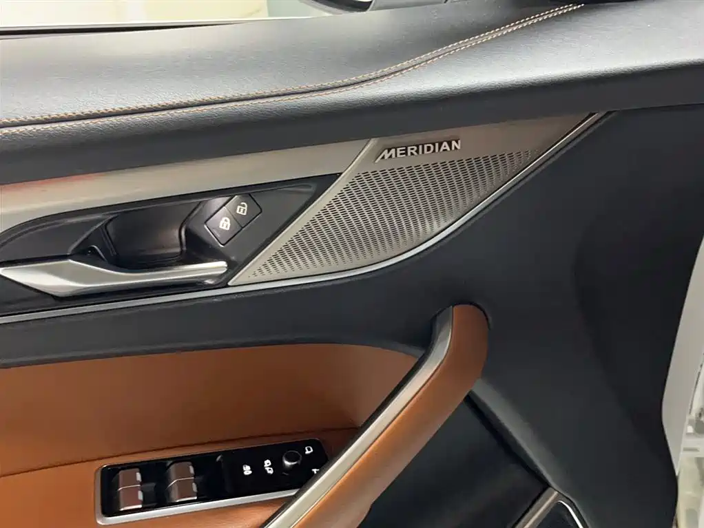 Jaguar F-PACE 250 PS R-Dynamic S