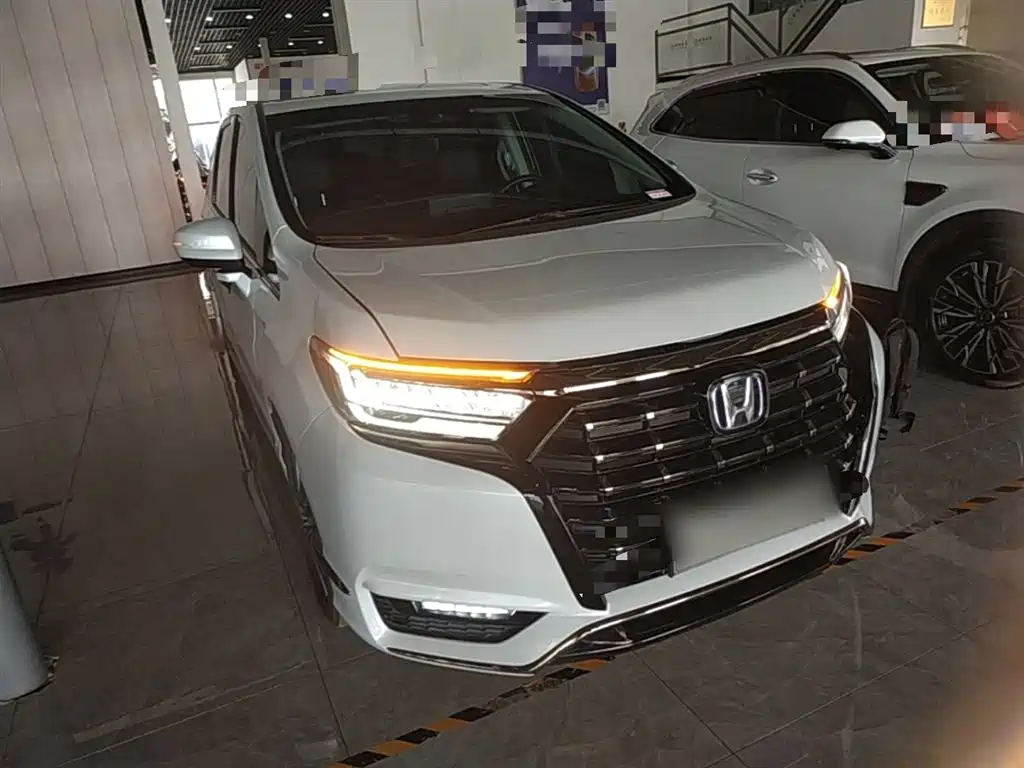 Elysion 2.0 L e:HEV Luxury