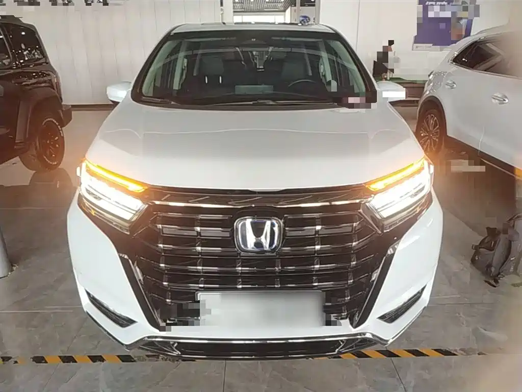 Elysion 2.0 L e:HEV Luxury