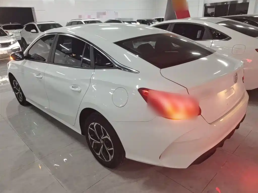 MG5 180 DVVT CVT Youth Style