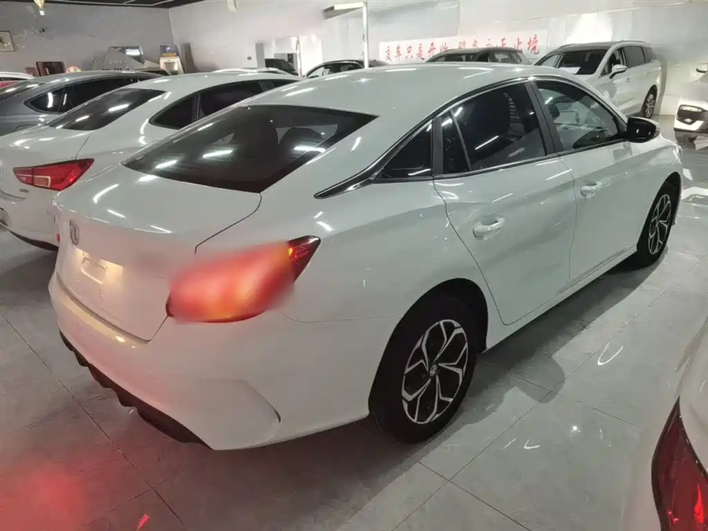 MG5 180 DVVT CVT Youth Style