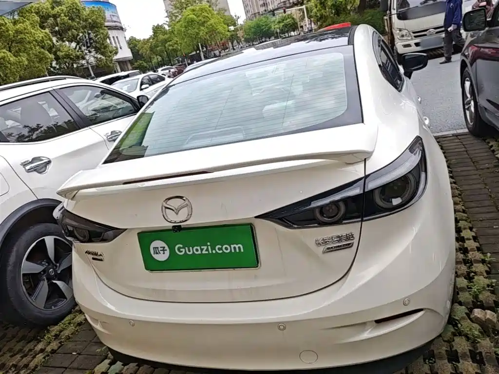 Mazda 3 Axela Sedan 1.5 L Auto Comfort