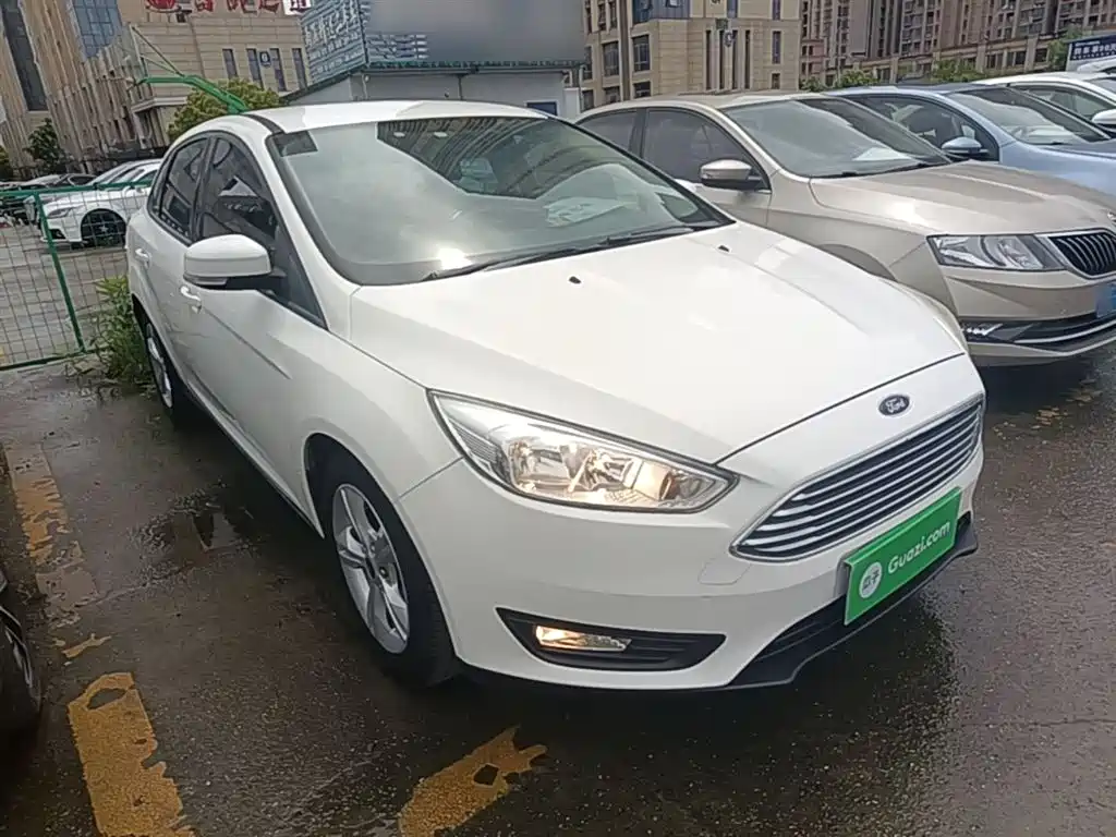 Focus Sedan 1.6 L Auto Comfort Smart Travel