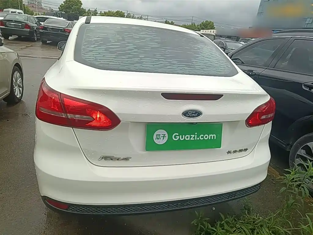 Focus Sedan 1.6 L Auto Comfort Smart Travel