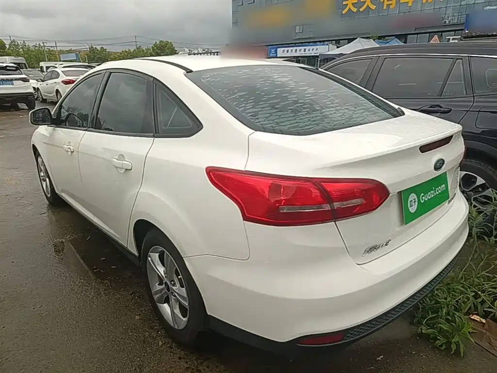 Focus Sedan 1.6 L Auto Comfort Smart Travel