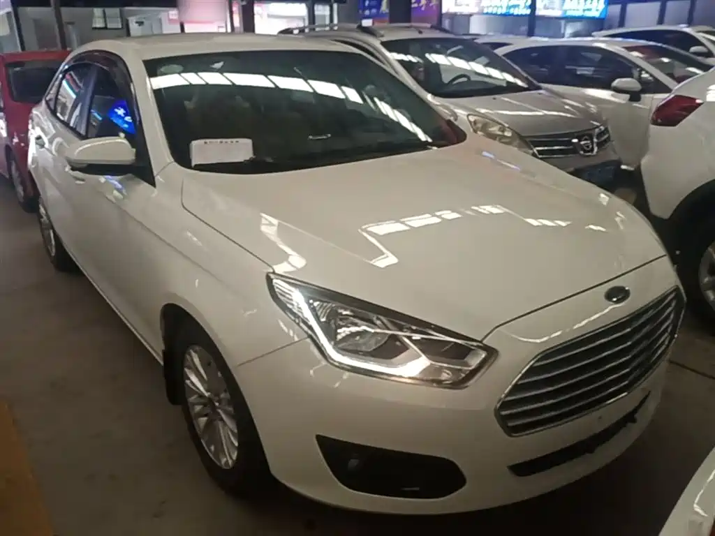 Escort 1.5 L Auto Comfort