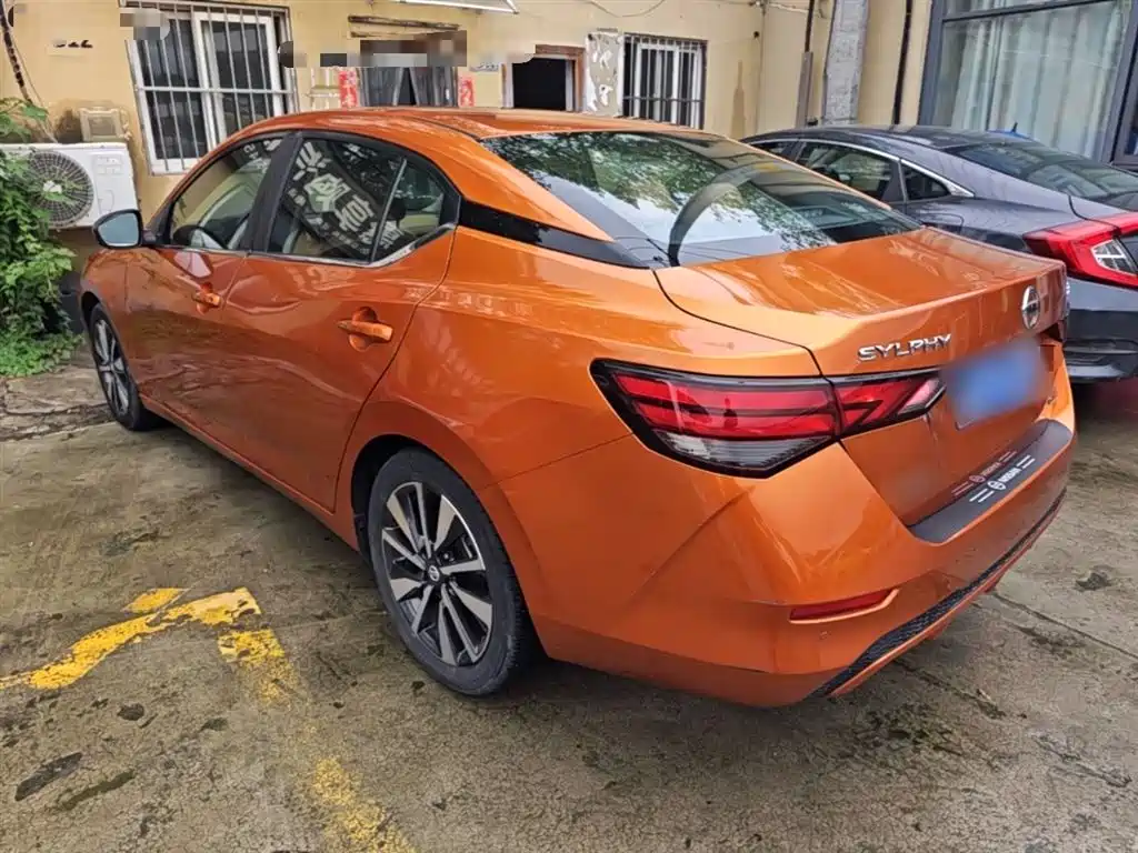 Sylphy 1.6 L TOP CVT Luxury Enjoyment