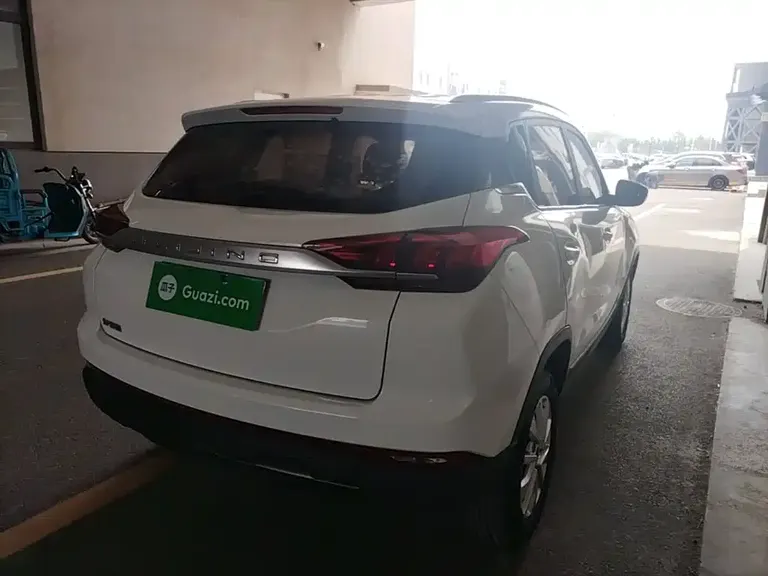 BAIC X3 1.5 T Manual Glory