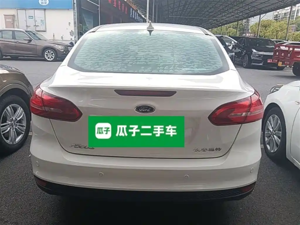Focus Sedan 1.6 L Auto Style