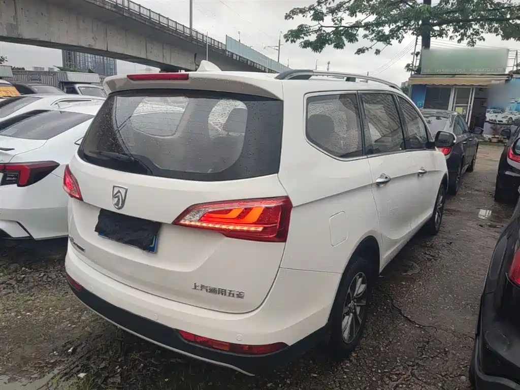 Baojun 730 1.8 L iAMT Luxury 7-seat