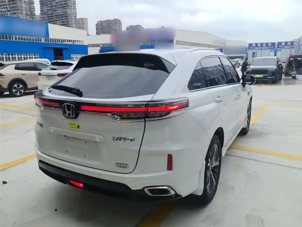 Honda UR-V 370 TURBO 2 WD Graceful