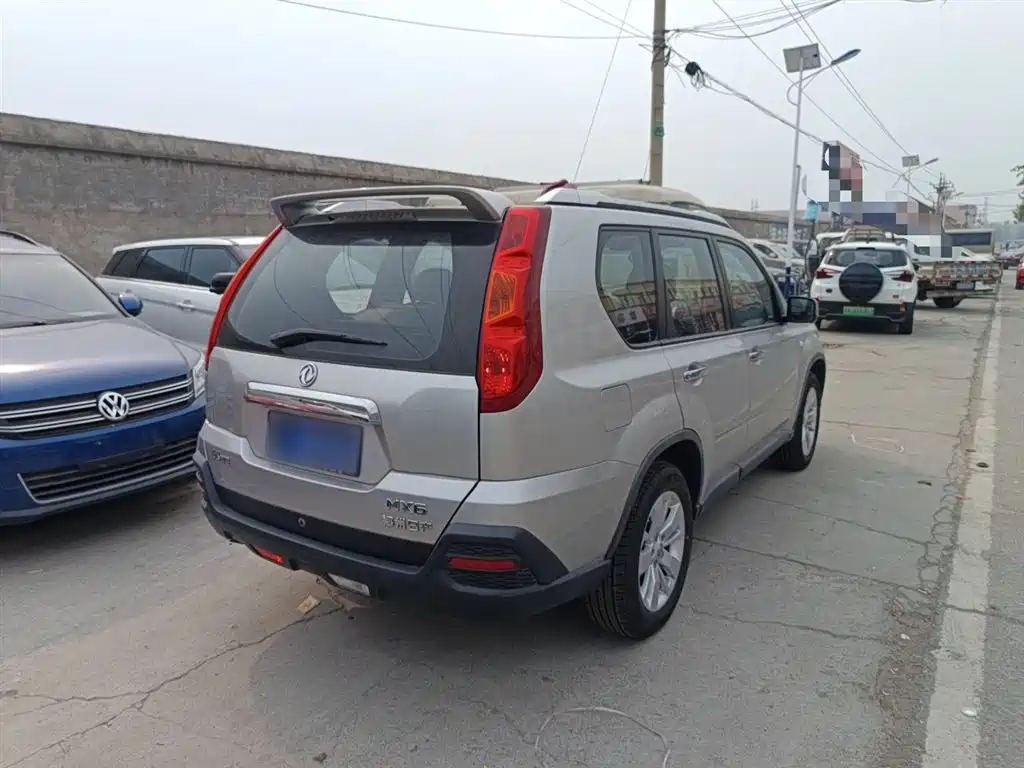 Dongfeng Fengdu MX6 东风风度MX6 2015款 2.0 L CVT四驱梦想版