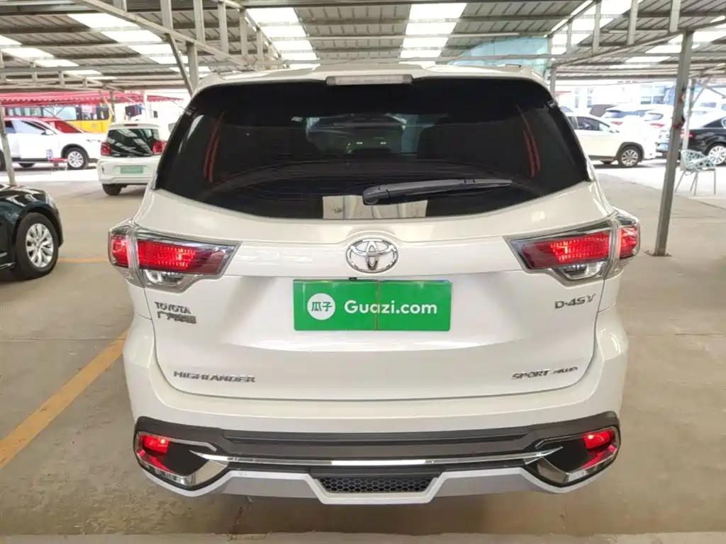 Highlander 2.0 T 4 WD Luxury 7-seat