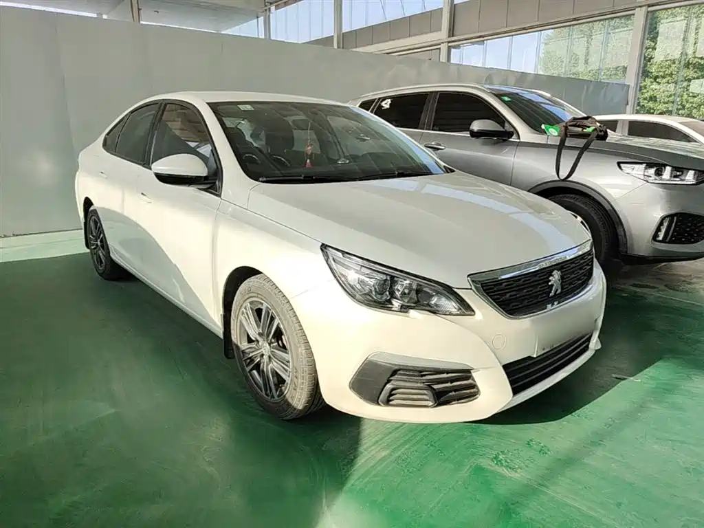 Peugeot 308 1.6 L Manual Fashion