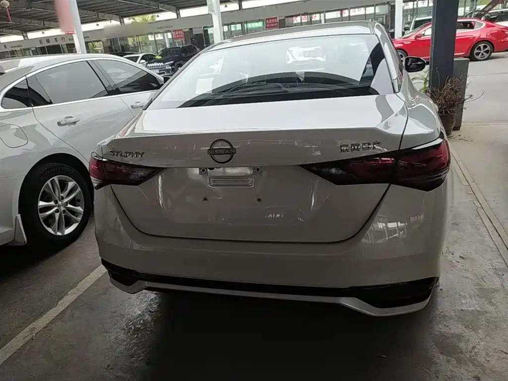 Sylphy 1.6 L CVT Joy