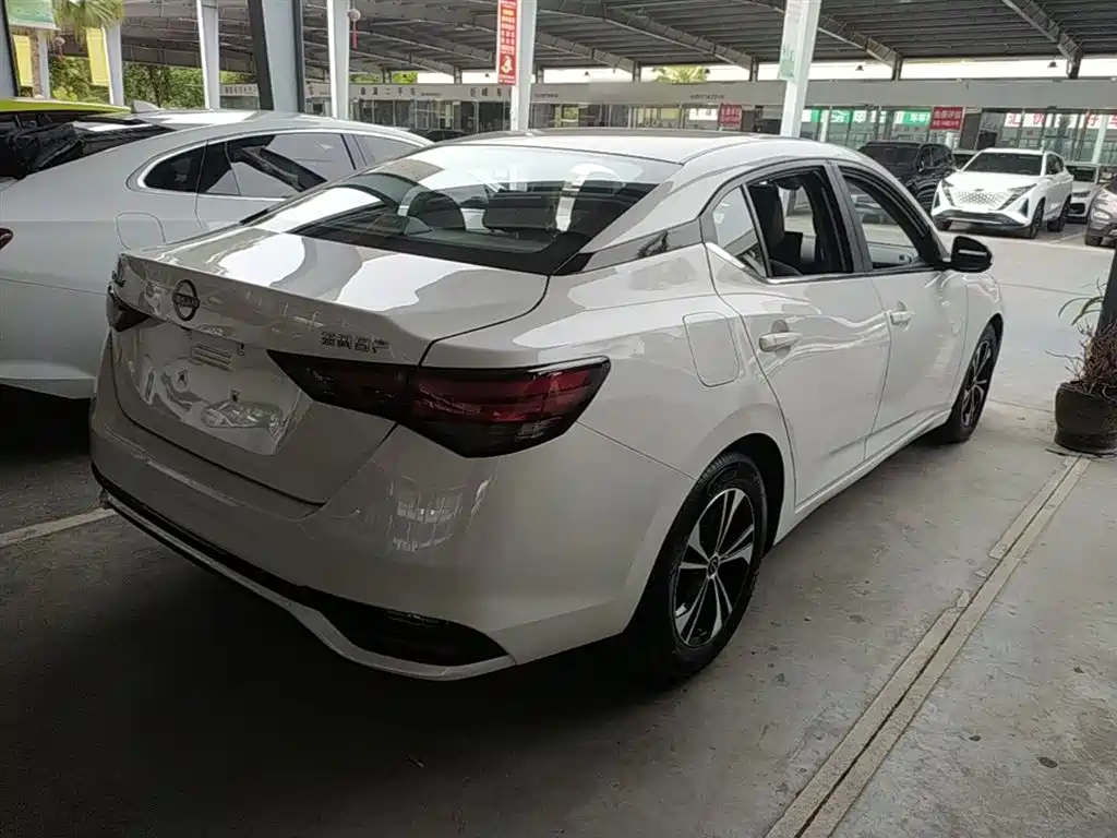 Sylphy 1.6 L CVT Joy