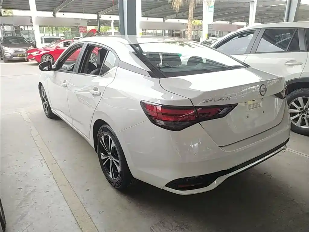 Sylphy 1.6 L CVT Joy