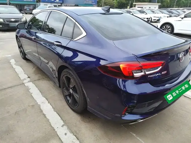 Buick Regal GS 28 T Distinguished
