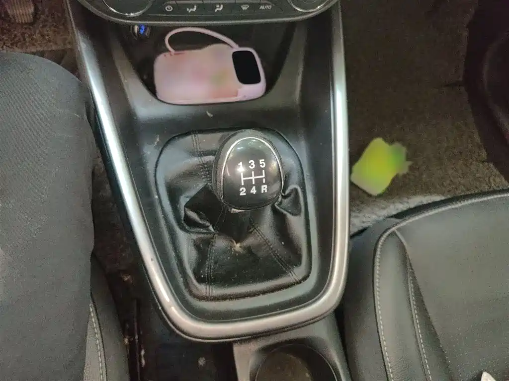 Escort 1.5 L Manual Fashion