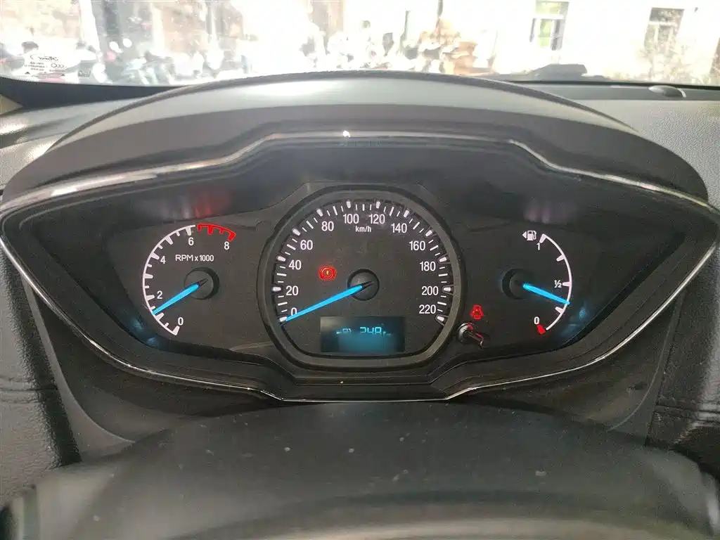 Escort 1.5 L Manual Fashion