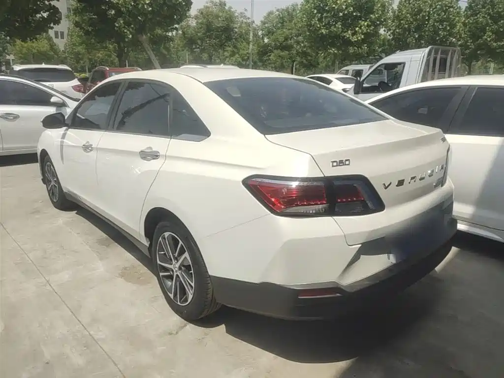 Venucia D60 100 K Glory 1.6 L XL CVT Star Cool CN-VI