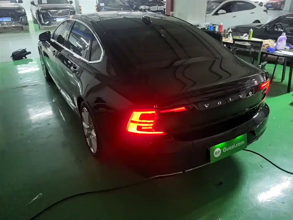 Volvo S90 沃尔沃S90 2019款 T5 智雅版