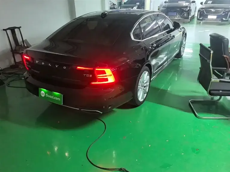 Volvo S90 沃尔沃S90 2019款 T5 智雅版