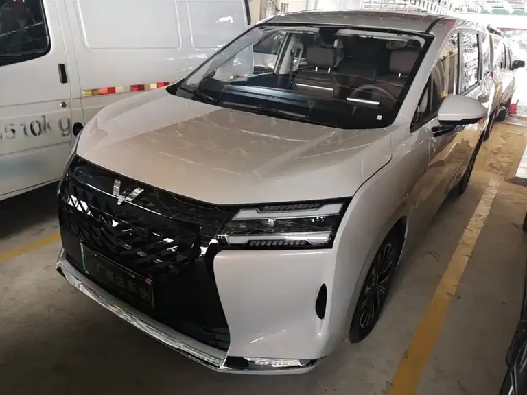 Wuling Xingguang 730 NEV 星光730新能源 2025款 插混 125 km 豪华型