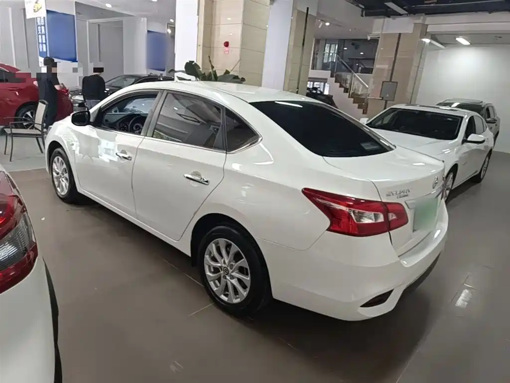 Sylphy Classic 1.6 XE CVT Comfort