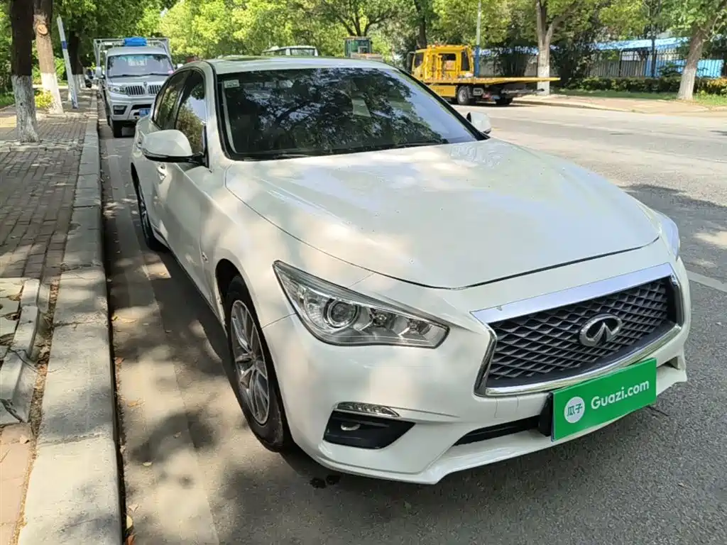 Infiniti Q50 L 2.0 T Comfort